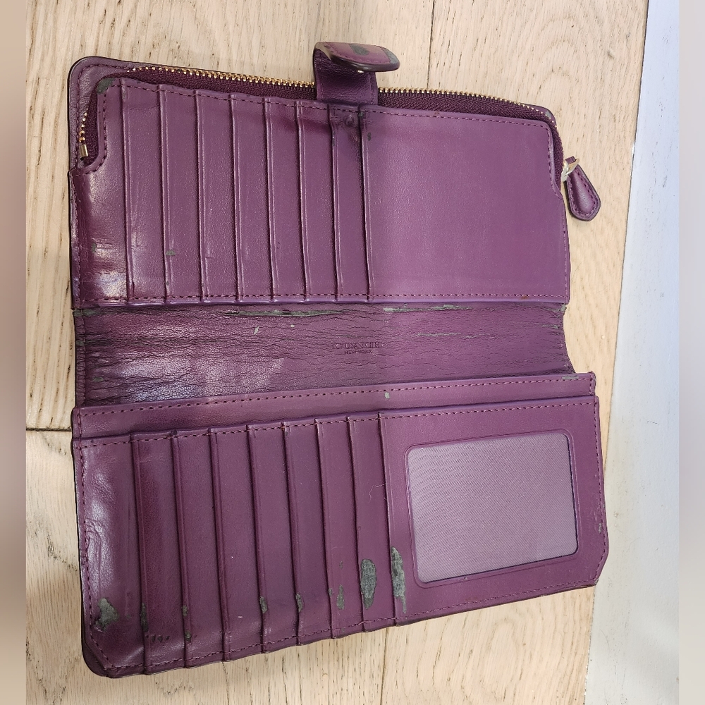 Coach Skinny Wallet in a purple/berry leather finish. - Picture 8 of 9